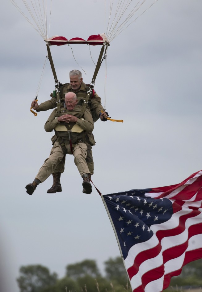 'Woo-hoo!' At 97, D-Day veteran parachutes into Normandy