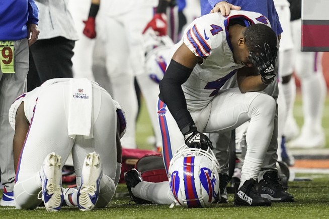 Family of Bills' Hamlin thanks supporters, asks for prayers