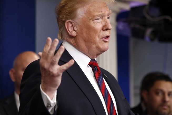 Democrats, Trump meet on shutdown; they says he is resisting