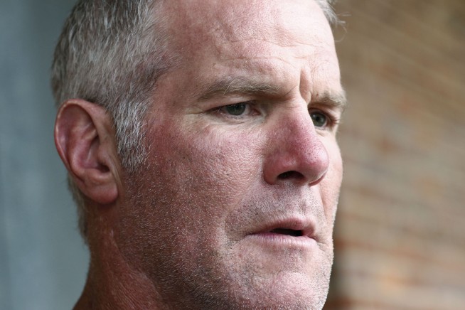 Favre repaying $1.1 M for no-show speeches, auditor says