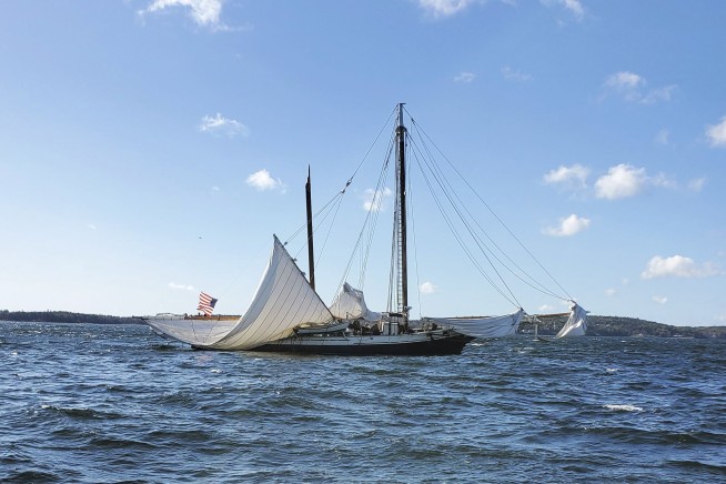Mast snaps aboard historic Maine schooner, killing 1 and injuring 3