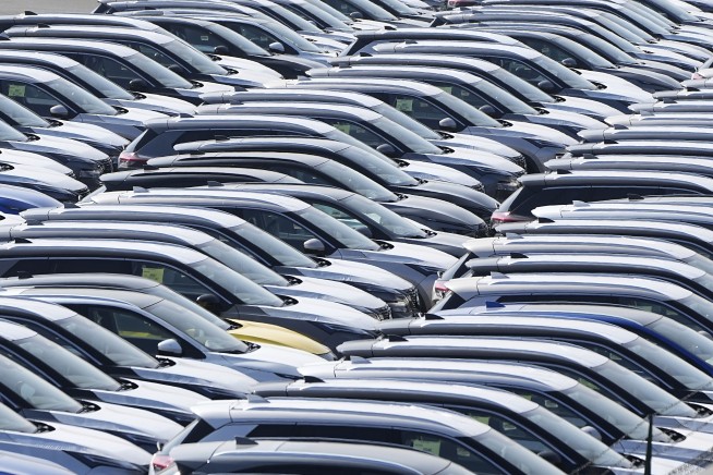 Trump places 25% tariff on imported autos. Carmakers could face higher costs and lower sales