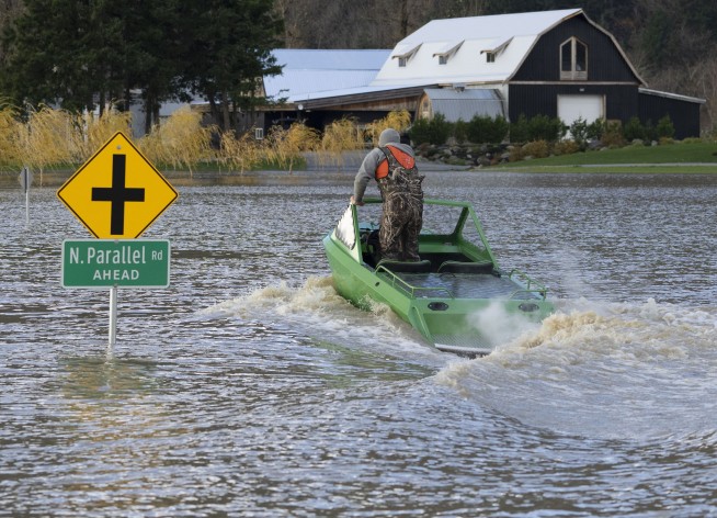 At least 1 dead from mudslides in Canada after heavy rains