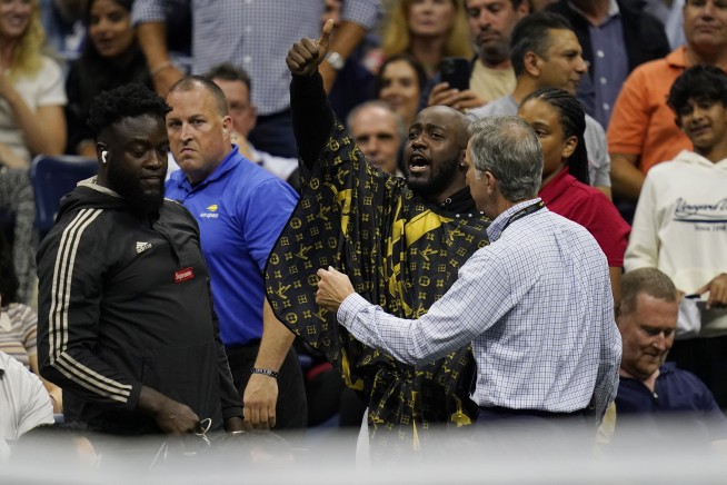 Hairy situation at US Open: 2 removed for haircut in stands