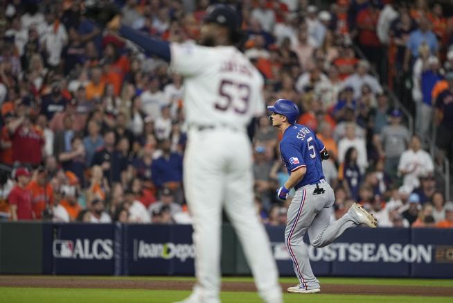 Astros: Alex Bregman unloads as Cristian Javier struggles