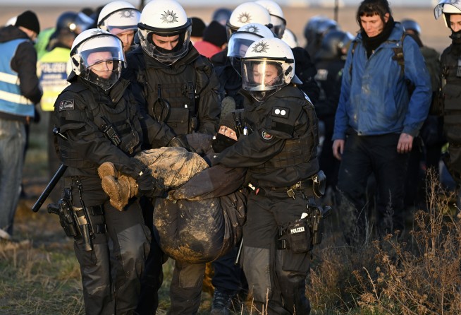 Greta Thunberg carried away by police at German mine protest