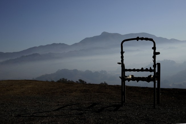 Crews make progress on large Southern California wildfire