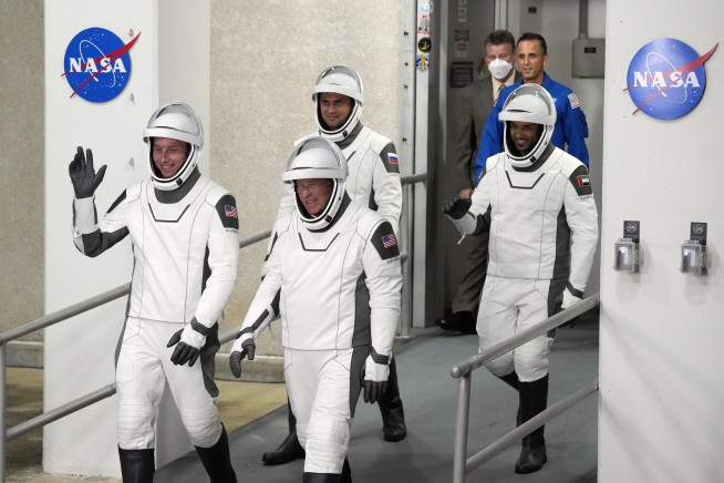 New crew from US, Russia and UAE arrives at space station