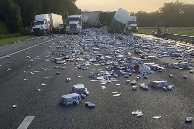 Florida highway covered in Coors Light beer after semi crash