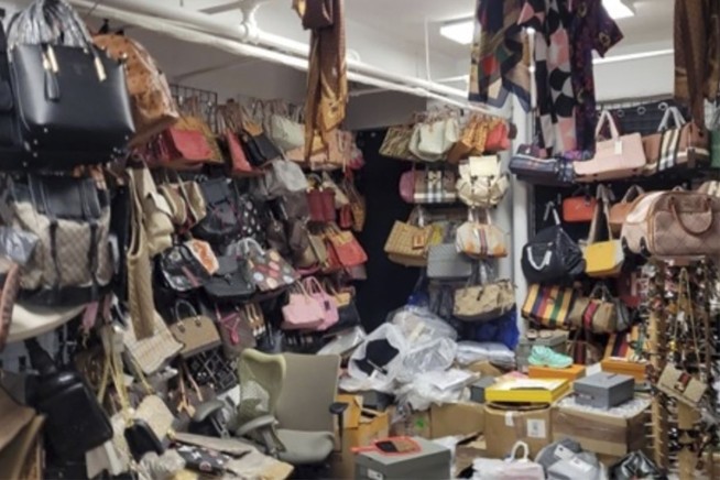 NYC raids net knockoff bags, apparel, said to be worth $1B if items had been real