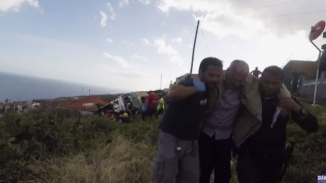Bus carrying Germans crashes, kills 29 on Portugal's Madeira