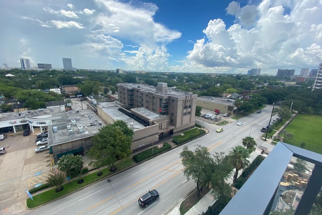 China cites 'malicious slander' as Houston consulate closes