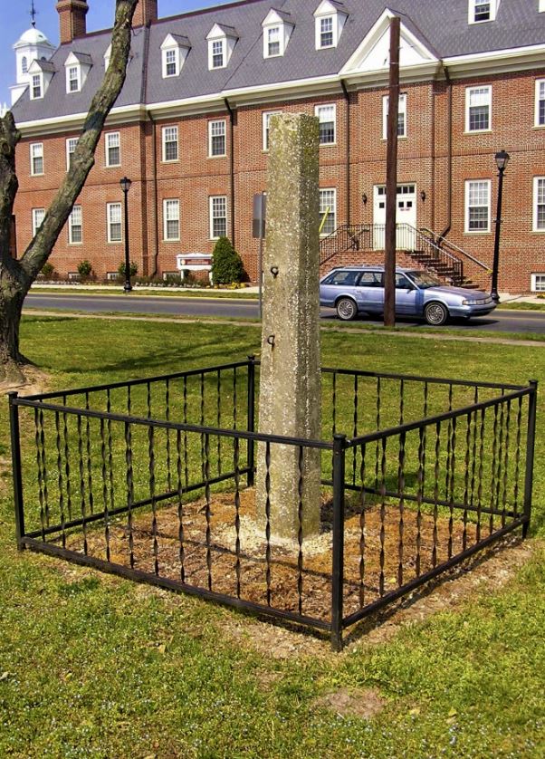 Whipping post removed from Delaware courthouse square