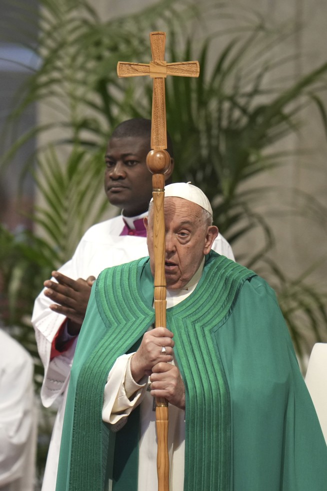 Pope Francis calls for investigation to determine if Israel's attacks in Gaza constitute 'genocide'