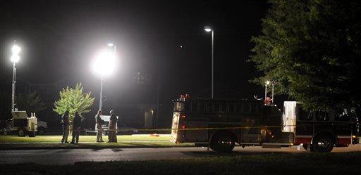 2 Mississippi officers fatally shot; 2 suspects sought