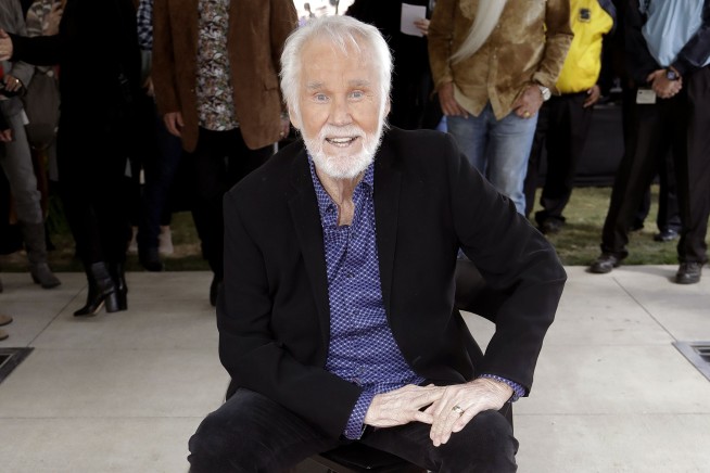 Singer, actor, 'The Gambler': Kenny Rogers dies at 81