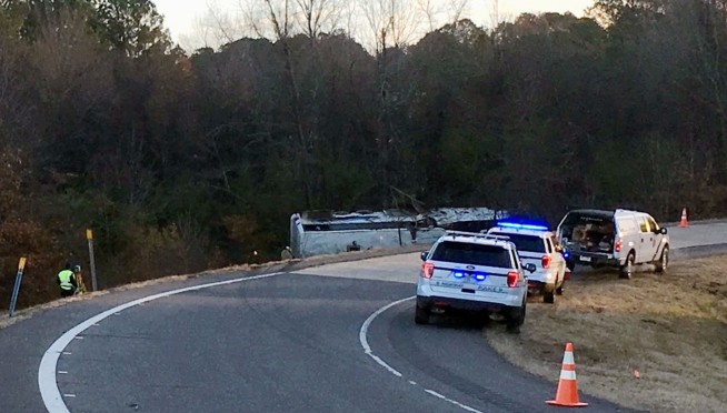 1 child dead, 45 people hurt in Arkansas charter bus crash