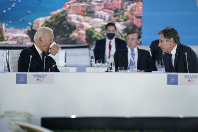 Biden winds up G-20 summit with dings at Russia, China