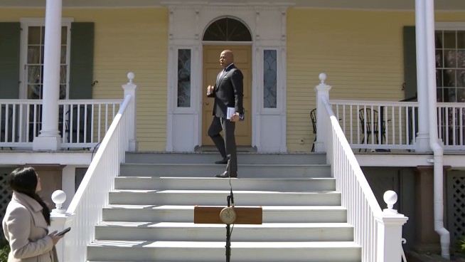 Judge dismisses corruption case against New York City Mayor Eric Adams