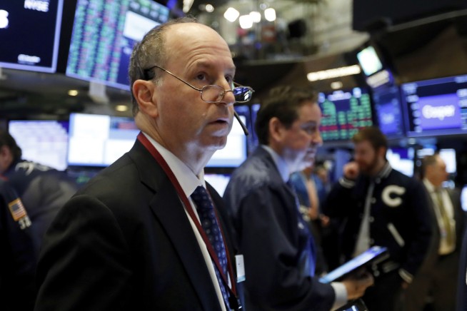 US stocks edge mostly lower after China virus cases spike