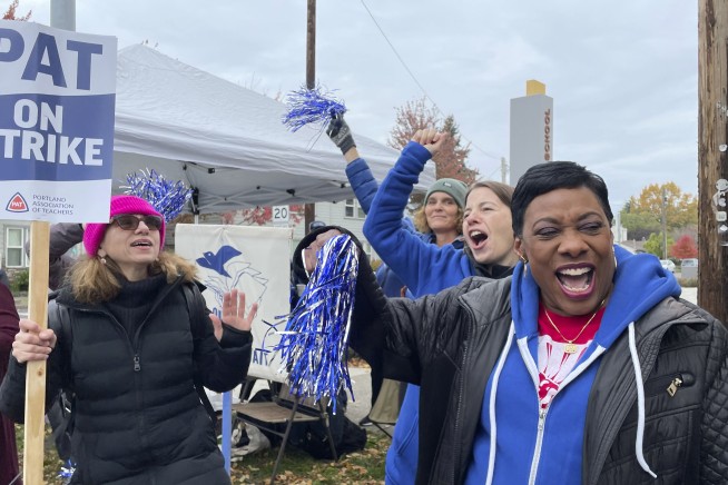 Teachers kick off strike in Portland, Oregon, over class sizes, pay and resources