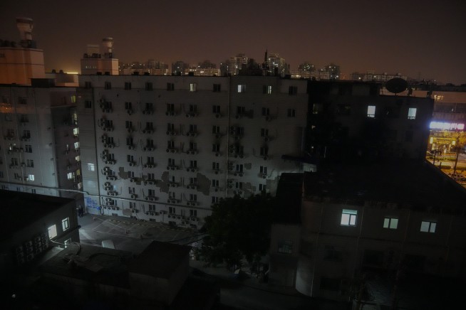 21 die in Beijing hospital fire, others escape from windows