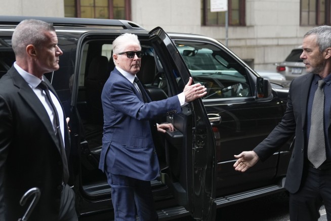 Charges are dropped midtrial in 'Hotel California' lyrics case. Don Henley plans to fight on