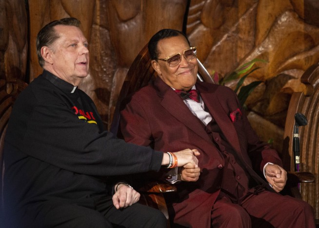 Farrakhan says he doesn't hate Jewish people