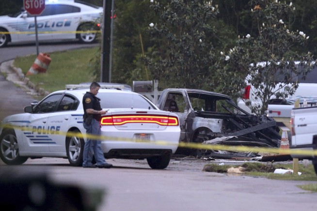 Four people killed when plane crashes into Mississippi home