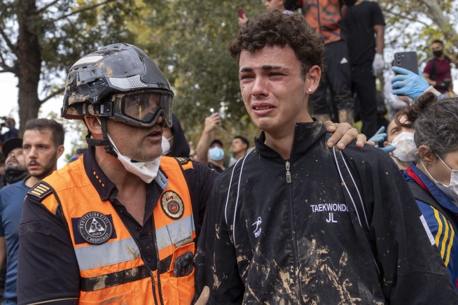 Spain flood survivors hurl mud at the royals and top government officials