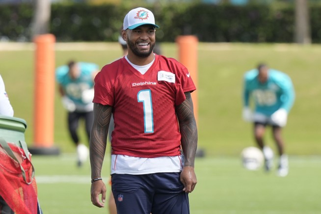 Dolphins QB Tua Tagovailoa clears concussion protocol and will start vs. Cardinals