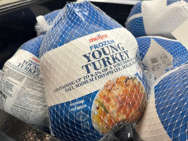 Stores keep prices down in a tough year for turkeys. Other Thanksgiving foods may cost more