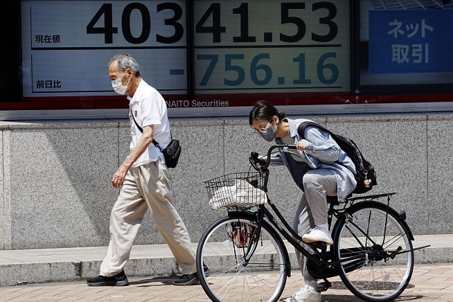 Stock market today: Asian shares mostly fall as dive for Big Tech stocks hits Wall St rally