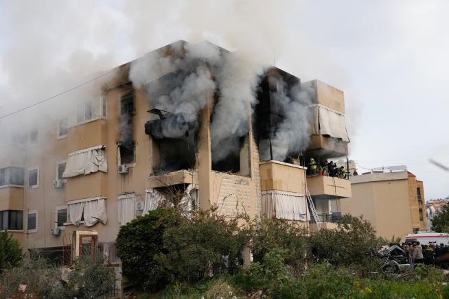 Tehran threatens Middle East's busiest port as Iran war enters its third week