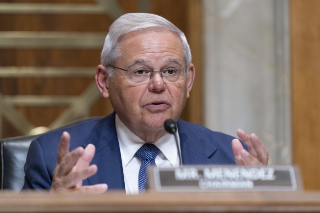 Gold bars, cash-stuffed envelopes: New indictment of Sen. Menendez alleges vast corruption