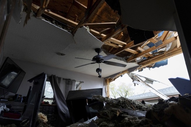 Midwest tornadoes flatten homes in Nebraska suburbs and leave trails of damage in Iowa