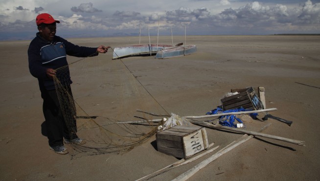 Disappearance of Bolivia's No. 2 lake a harbinger