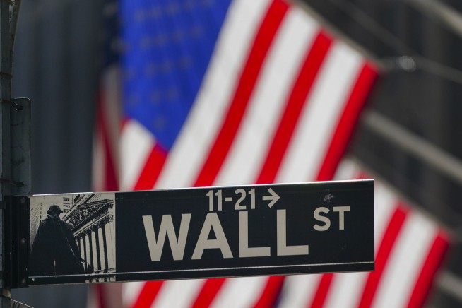 Stocks fall on Wall Street as coronavirus spreads in Europe