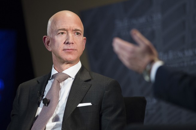 Report: National Enquirer paid $200K for private Bezos texts