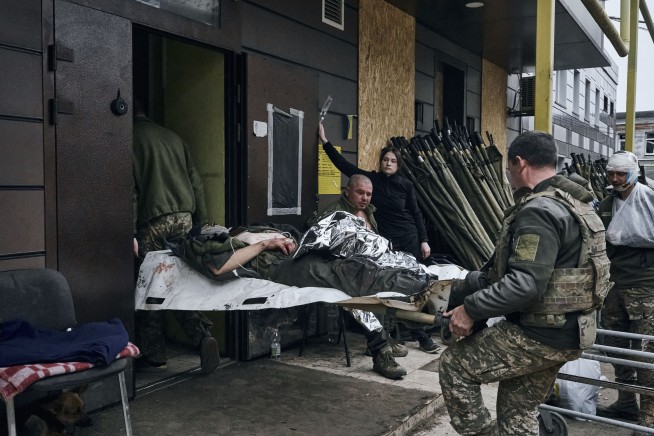 Official says over 10,000 Ukrainian troops killed in war