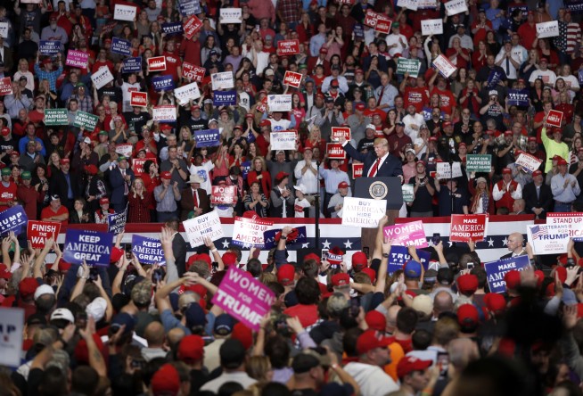 Despite House loss, Trump still sees midterms success