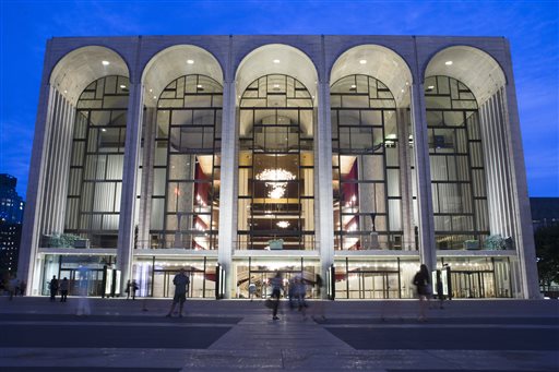 Metropolitan Opera reaches deal with stagehands