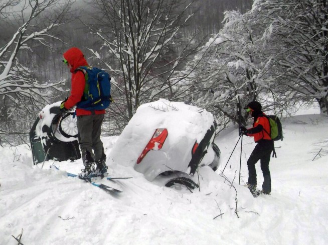 5 reported alive in rubble of alpine hotel hit by avalanche