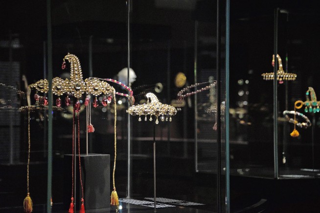 Thieves steal famed Indian jewels from Venice exhibit