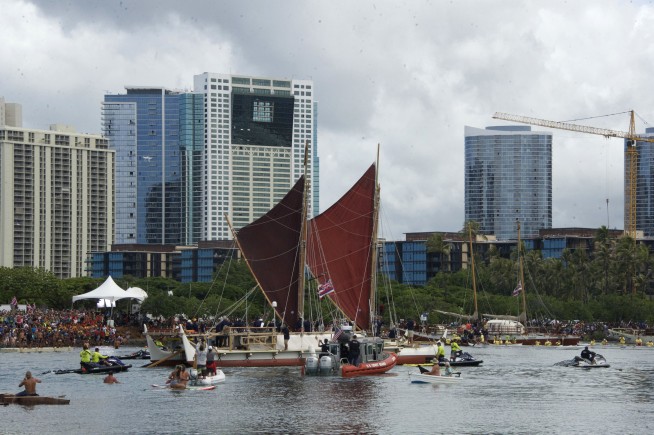 Canoe returns to Hawaii after epic round-the-world voyage