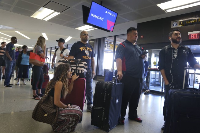 Delta cancelling nearly 250 flights Tuesday morning