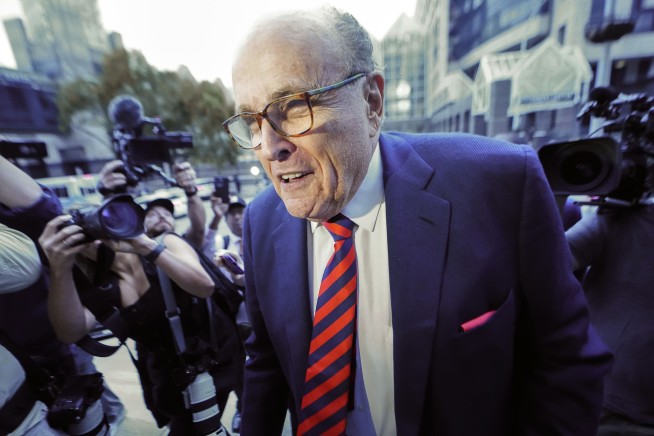Judge won't dismiss election workers' suit against Giuliani
