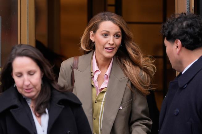 Actor Blake Lively and director Justin Baldoni go to New York in required effort to avoid trial