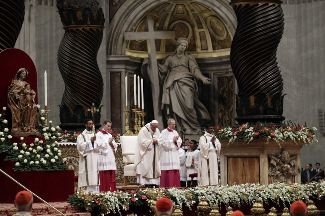 In Christmas message, pope laments children in war, poverty