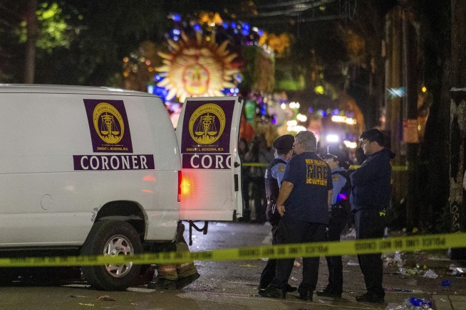 Woman struck and killed by Mardi Gras float during parade